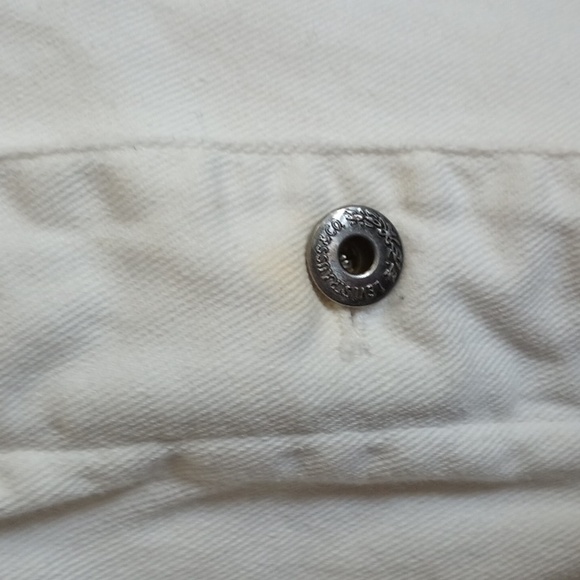 LEVI'S White Denim Raw Hem Slightly Cropped Lightweight Jacket - Picture 5 of 9